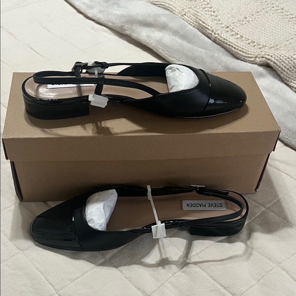 Steve Madden Black Flats for Women - Belinda